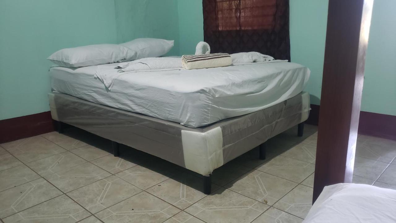 Loren'S House Moyogalpa Luaran gambar